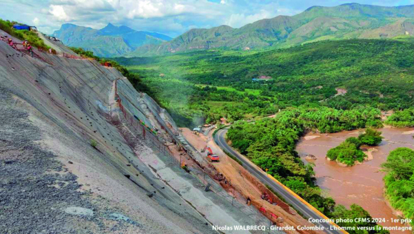 CFMS : LES LAURÉATS DE LA 4E ÉDITION DU CONCOURS PHOTO - <p>1er prix : Nicolas Walbrecq, « L’Homme versus la montagne / Girardot, Colombie ».</p>